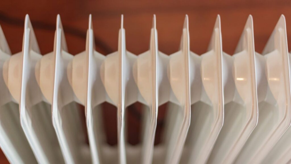 オイルヒーター外板の放射放熱構造