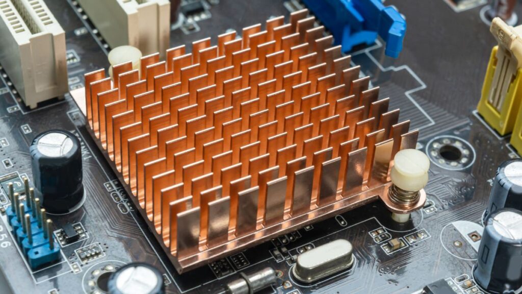 自然放熱の例：ヒートシンクによる自然対流放熱構造