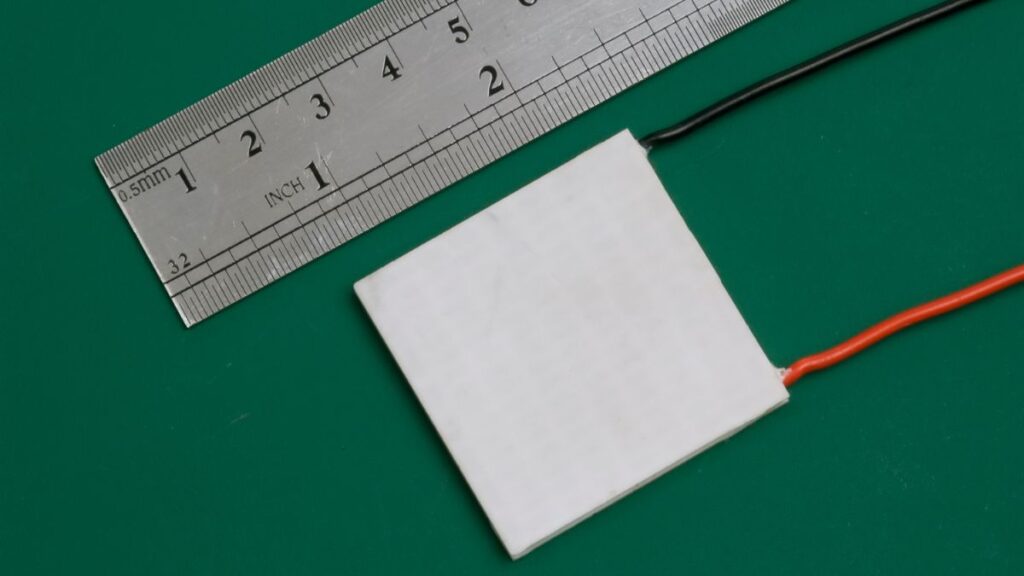 ペルチェ素子による熱移動型冷却機構の構造例