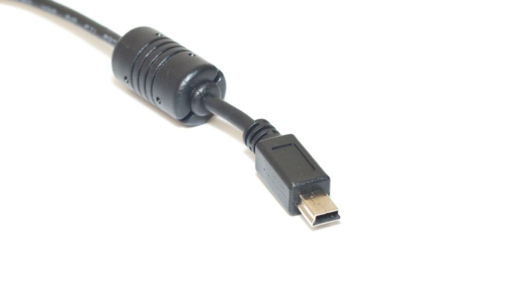 Mini USB（Mini-B）端子のコネクタ形状